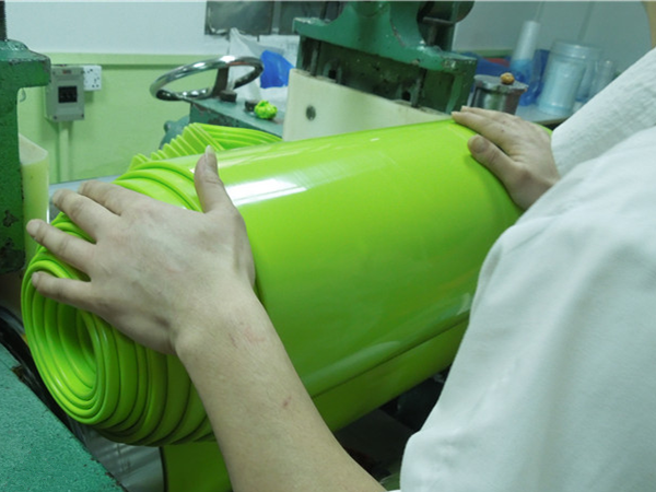 <a href='http://m.yfhat.cn/Helps/dgongshidiboguijiaozh.html' class='keys' title='點擊查看關于硅膠制品廠家的相關信息' target='_blank'>硅膠制品廠家</a> 硅膠制品廠家